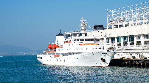 “育鲲”轮抵达香港正式开启2023香港海运周访港活动